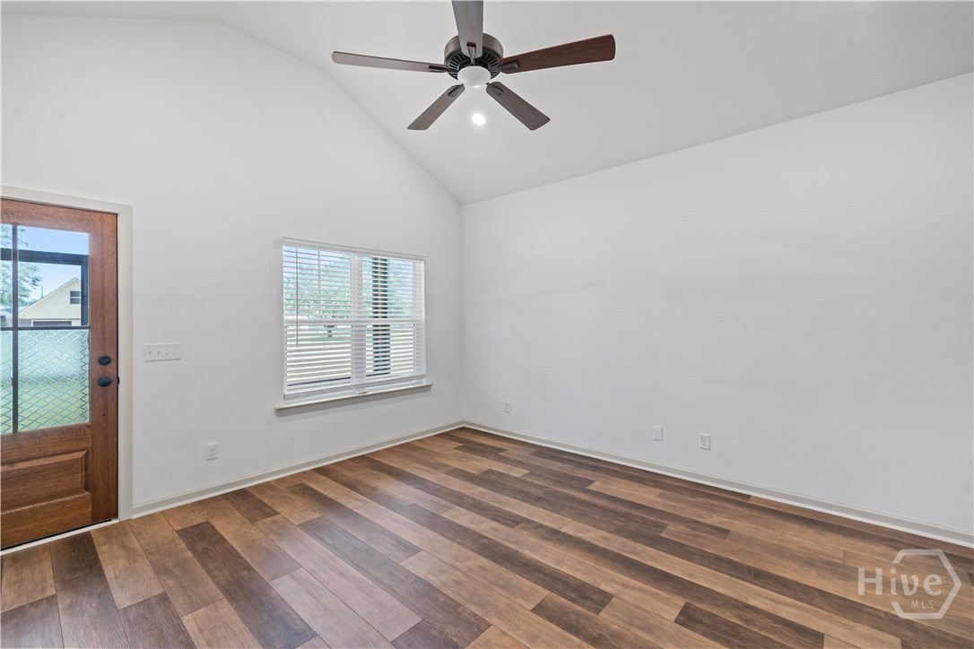 145 Waters Circle Pembroke, GA 31321 - Photo 5 of 50 Living Room