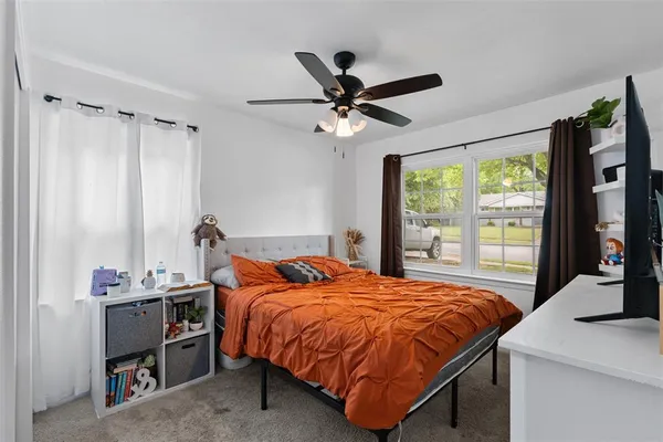 $259,900 | 434 West Phillips Court, Grand Prairie, TX 75051