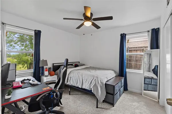 $259,900 | 434 West Phillips Court, Grand Prairie, TX 75051