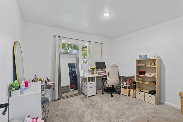 $259,900 | 434 West Phillips Court, Grand Prairie, TX 75051