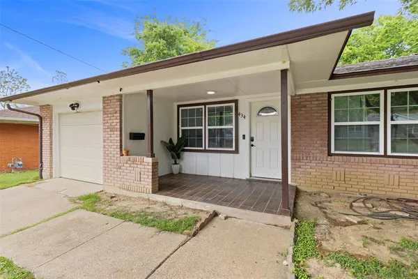 $259,900 | 434 West Phillips Court, Grand Prairie, TX 75051