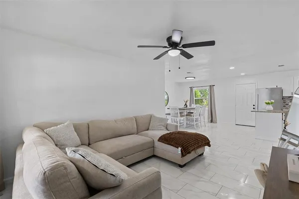 $259,900 | 434 West Phillips Court, Grand Prairie, TX 75051