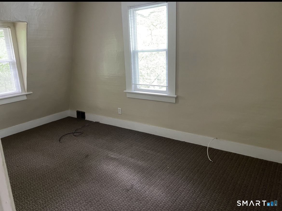 26 Cedric Avenue Derby, CT 06418 - Photo 5 of 8