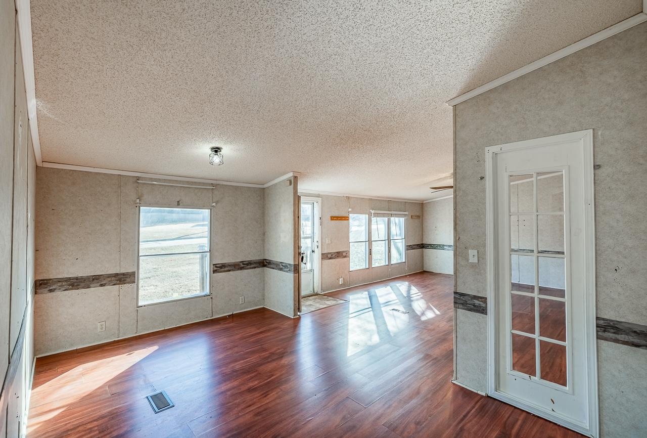 477 Thomason Road Fountain Inn, SC 29644 - Photo 4 of 32 Gallery Image 4