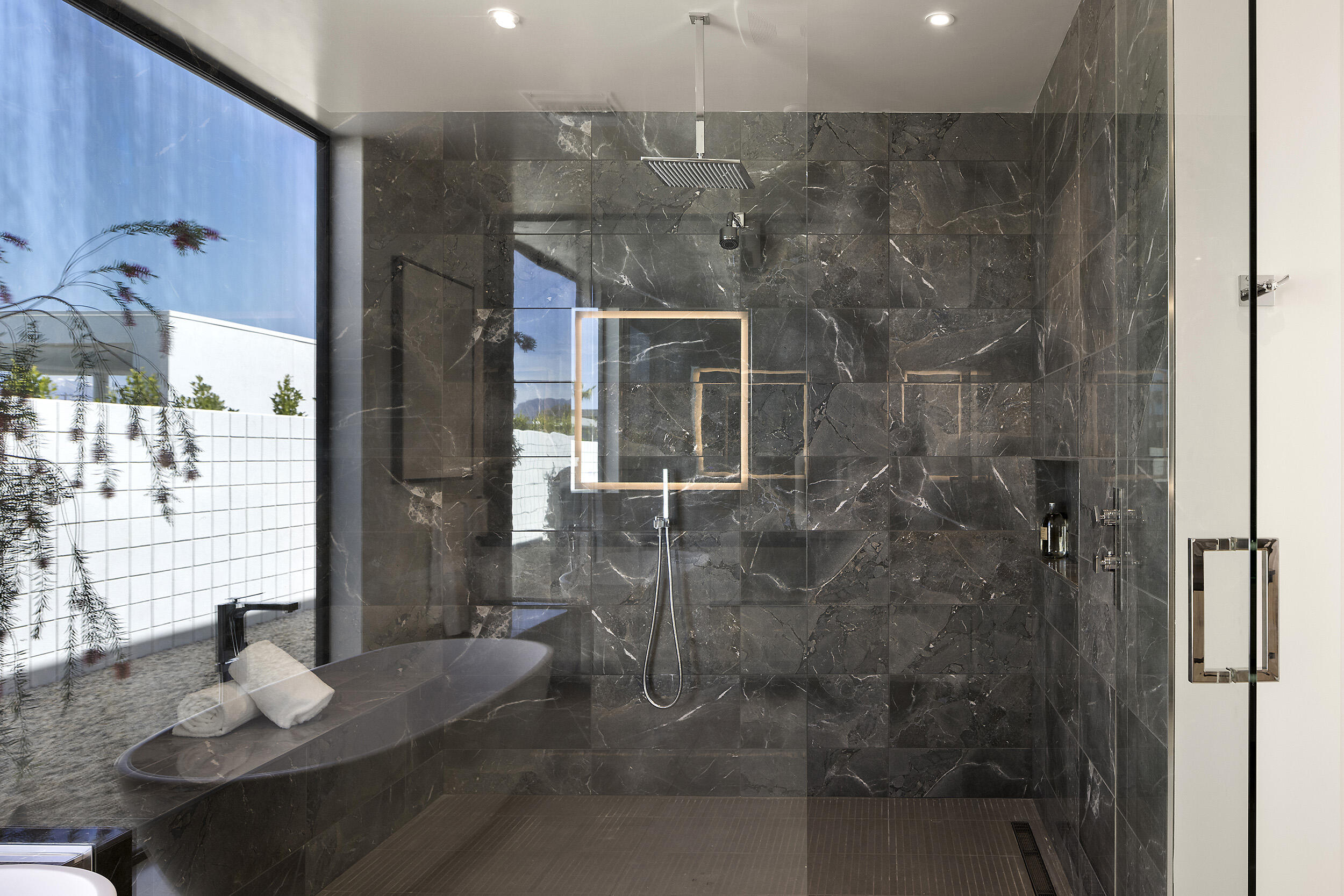 17 Via Linea Rancho Mirage, CA 92270 - Photo 22 of 31 P Bath 195