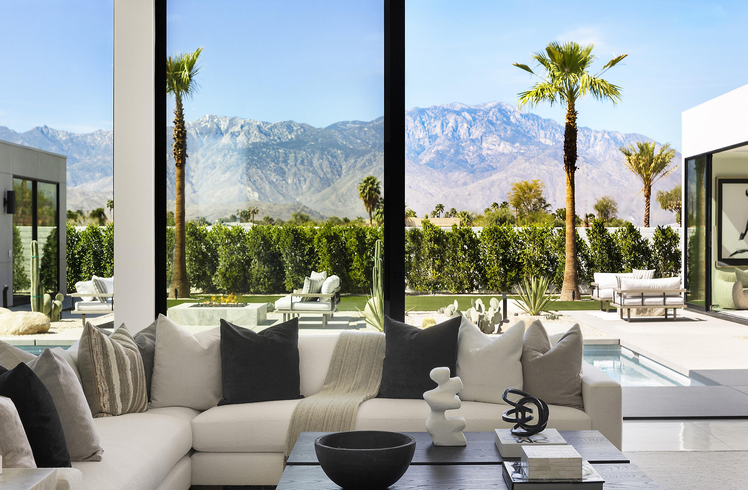17 Via Linea Rancho Mirage, CA 92270 - Photo 7 of 31 LR View