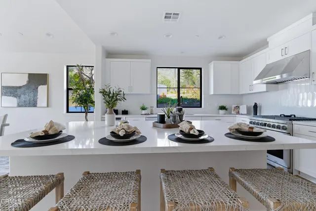 $1,899,990 | 3245 Arrowhead Court, Altadena, CA 91001