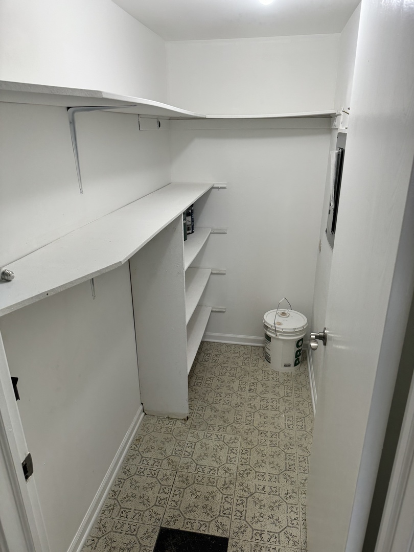 9240 Gross Point Road, Unit 404 Skokie, IL 60077 - Photo 15 of 28 Gallery Image 15