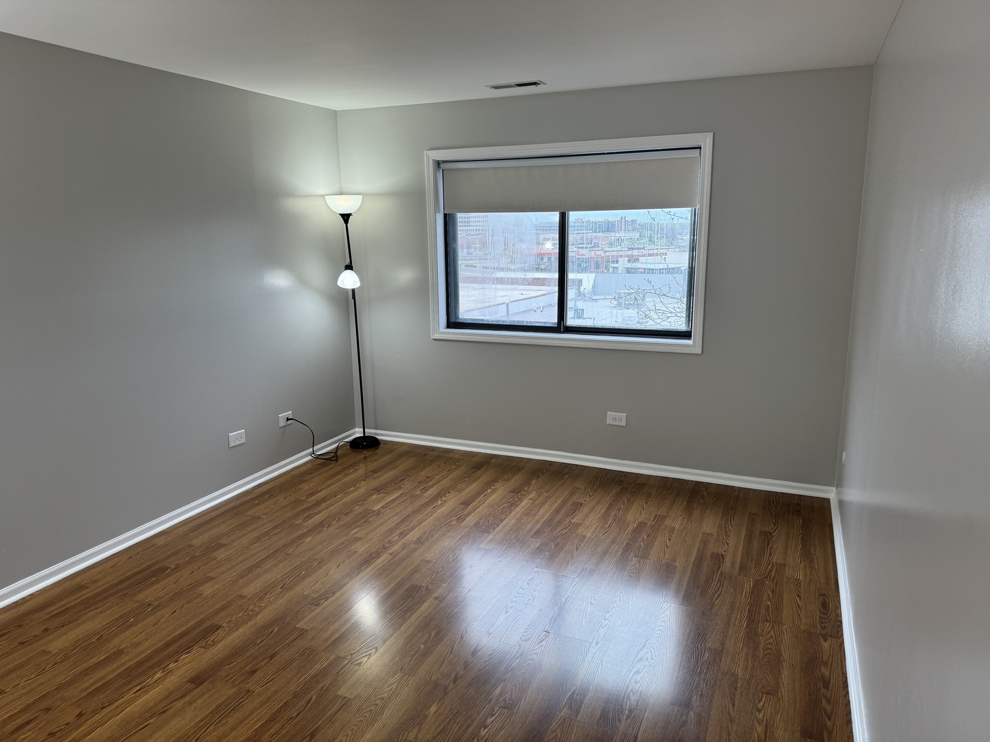 9240 Gross Point Road, Unit 404 Skokie, IL 60077 - Photo 16 of 28 Gallery Image 16