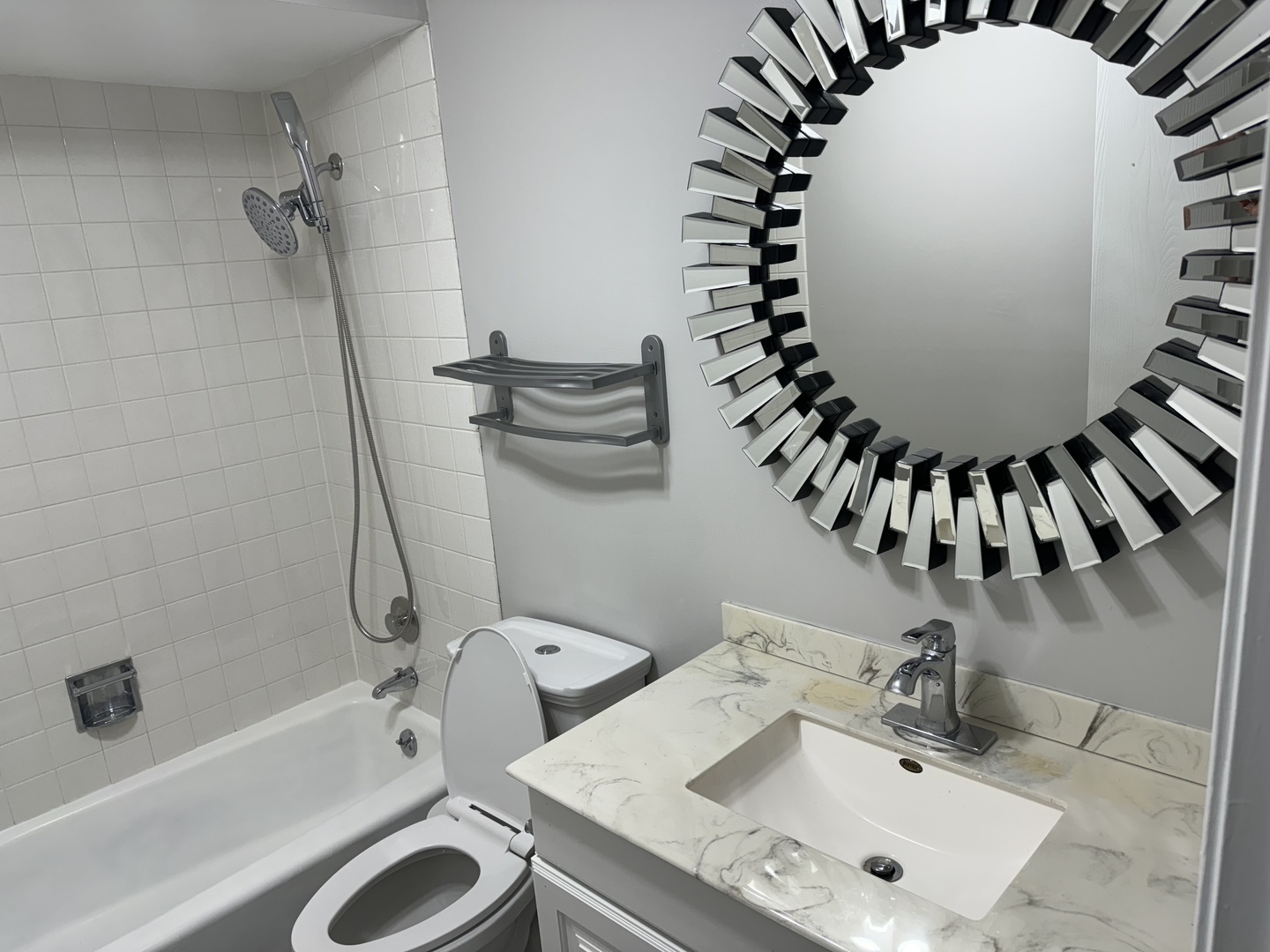 9240 Gross Point Road, Unit 404 Skokie, IL 60077 - Photo 21 of 28 Gallery Image 21