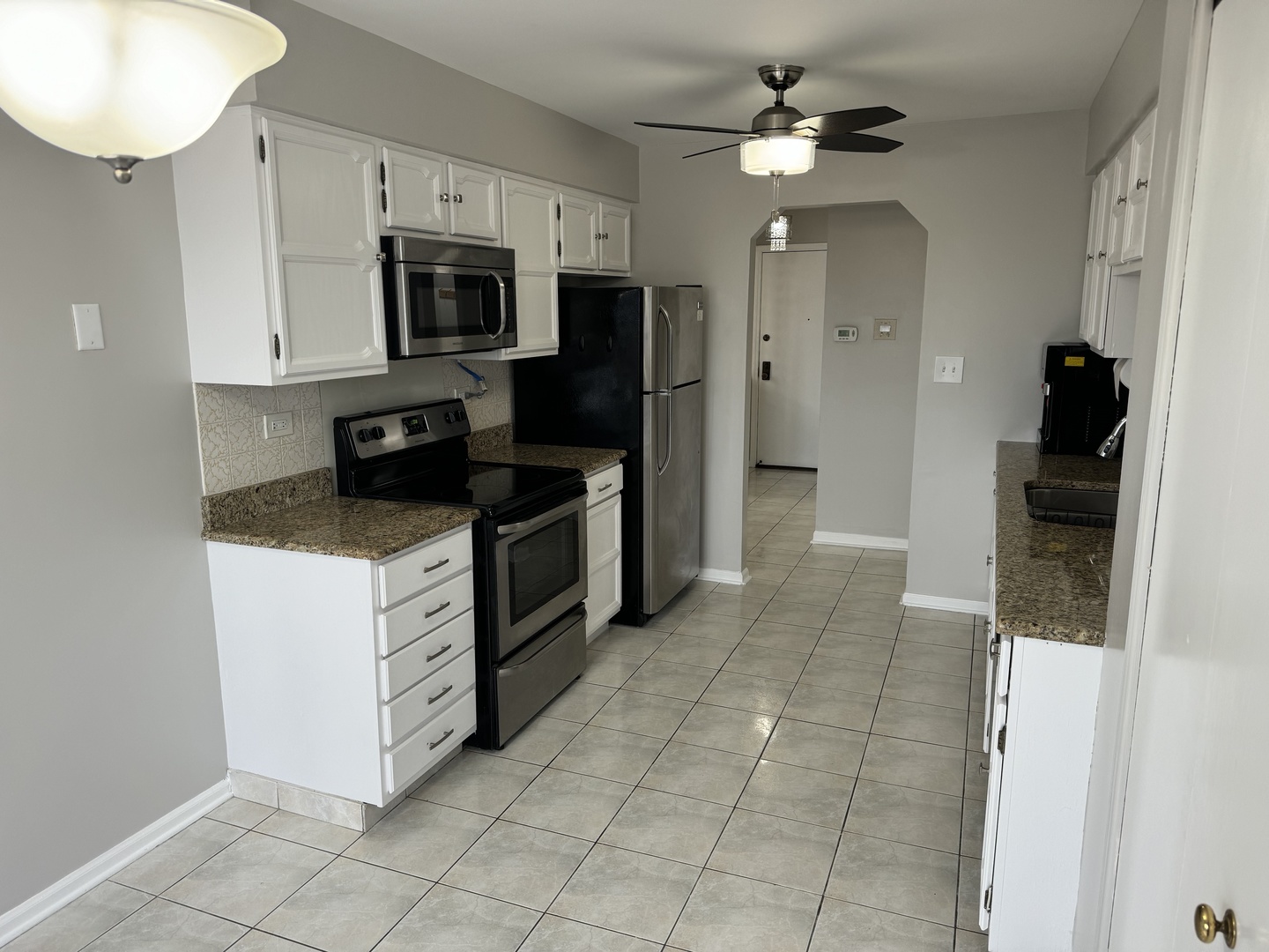 9240 Gross Point Road, Unit 404 Skokie, IL 60077 - Photo 10 of 28 Gallery Image 10