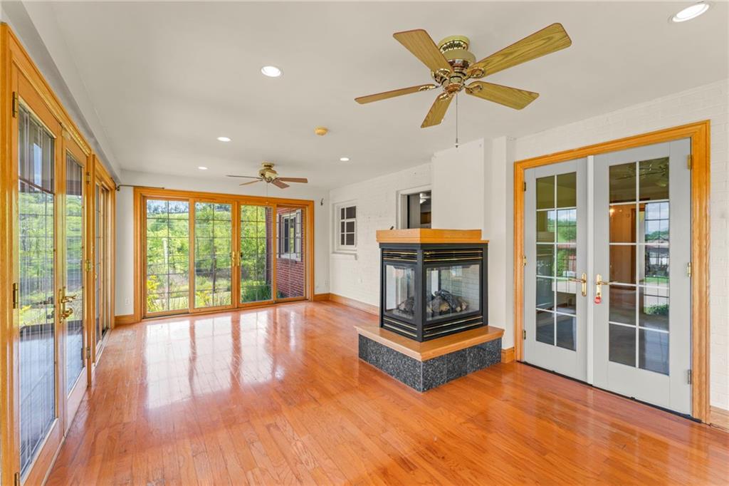 1484 Nine Eighty Road Canonsburg, PA 15317 - Photo 12 of 33 Sun Room 1484 Nine Eighty Road