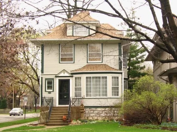 $499,000 | 330 North Ridgeland Avenue, Oak Park, IL 60302