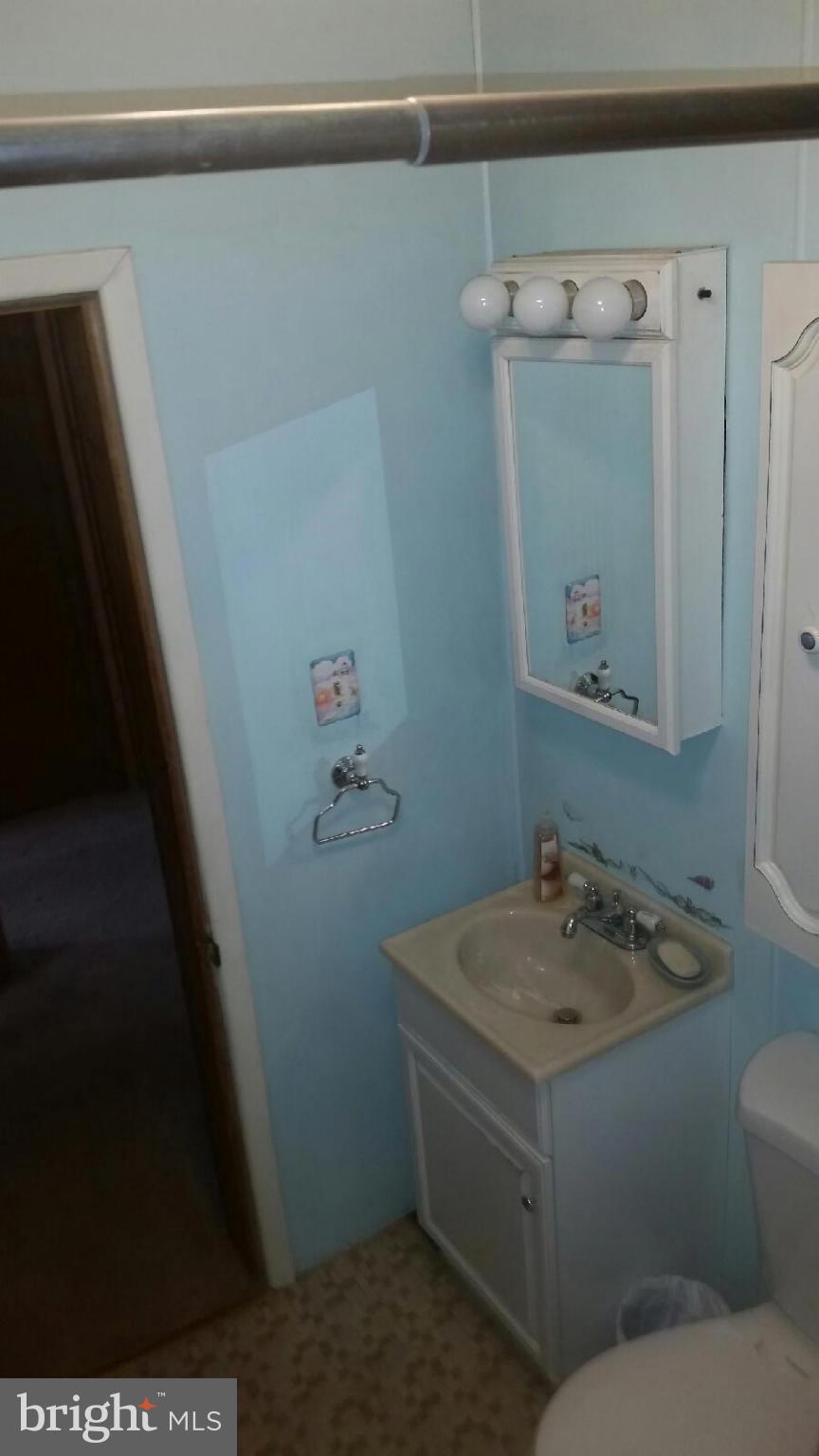 227 Harlem Road Pasadena, MD 21122 - Photo 6 of 21 Bath