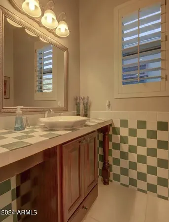 $3,700 | 1223 East Moss Street, Phoenix, AZ 85020