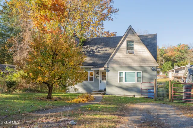$299,500 | 7 Corinth Avenue, Hadley, NY 12835