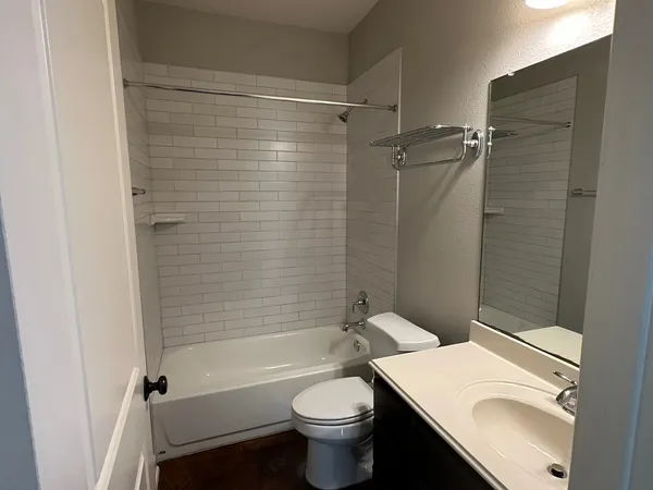 $2,600 | 205 Sycamore Street, Georgetown, TX 78633