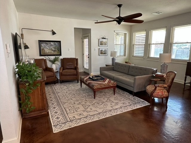 205 Sycamore Street Georgetown, TX 78633 - Photo 5 of 18