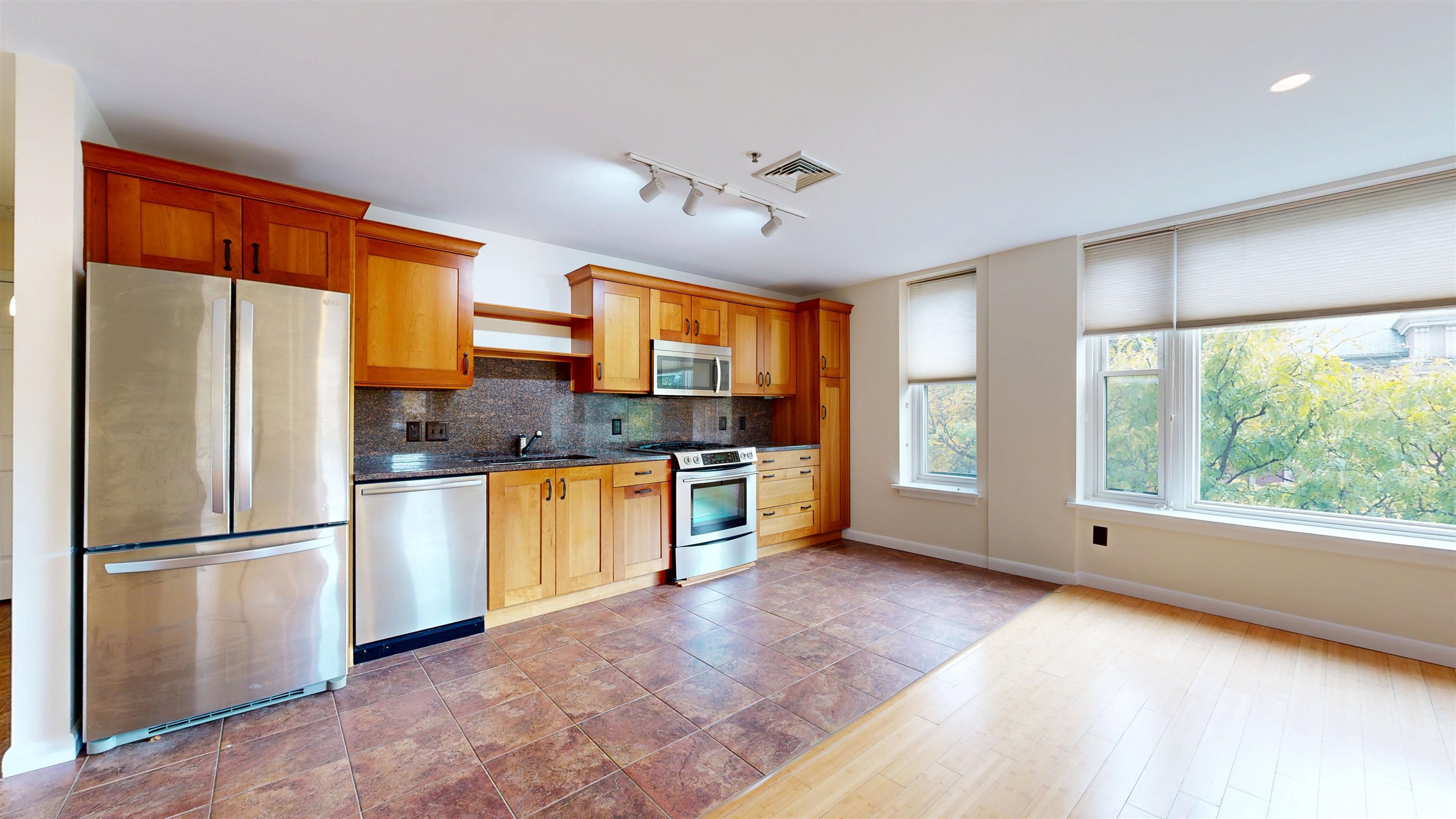 230 College Street, Unit 7 Burlington, VT 05401 - Photo 3 of 15