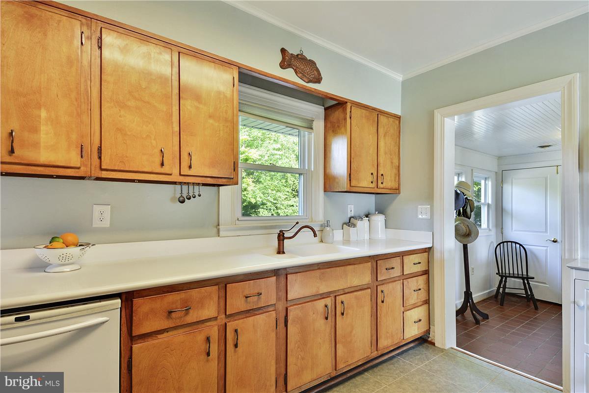 1031 Wiers Road Edgewater, MD 21037 - Photo 15 of 28 Kitchen