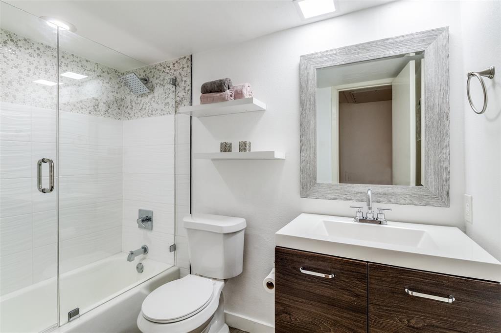4340 Cedar Springs Road, Unit 109 Dallas, TX 75219 - Photo 11 of 12 Bathroom