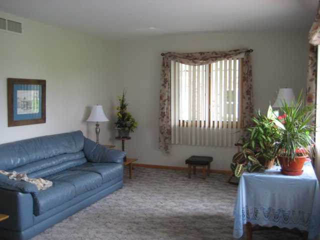 2136 Pleasant Hill Road Marion, OH 43302 - Photo 2 of 9