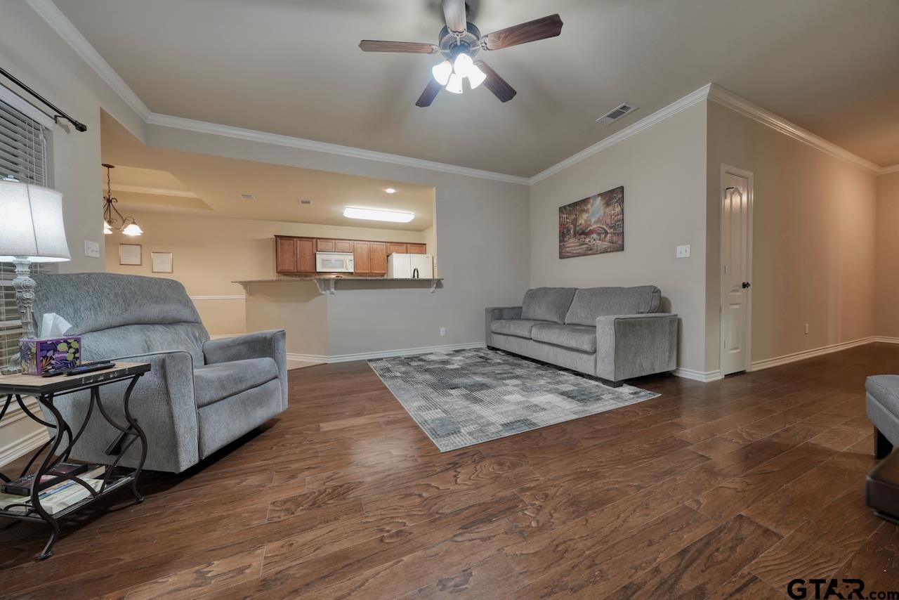 421 West Cumberland Road, Unit 1402 Tyler, TX 75703 - Photo 6 of 36