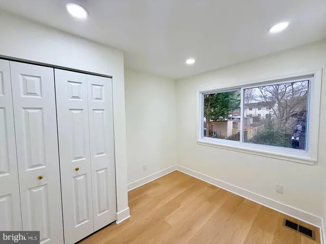 $2,800 | 9650 Marston Lane, Gaithersburg, MD 20886