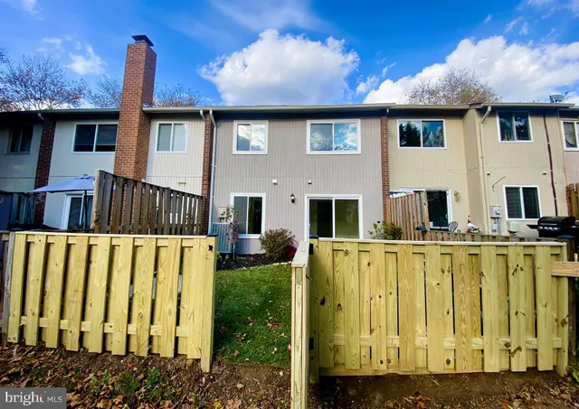 $2,800 | 9650 Marston Lane, Gaithersburg, MD 20886