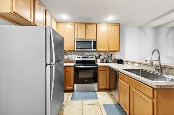 $325,000 | 3847 Shaftbury Place, Oviedo, FL 32765