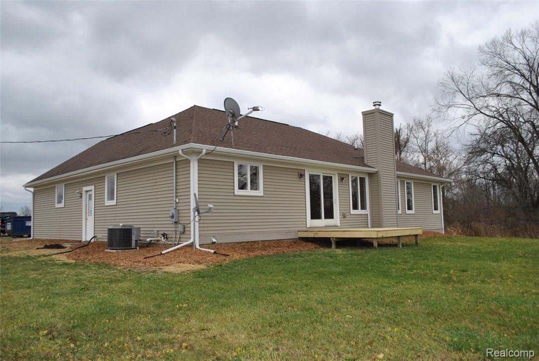 8941 North Gregory Road Fowlerville, MI 48836 - Photo 29 of 30 DSC_0784.jpg