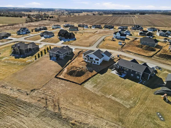 $989,000 | 1636 Fissure, Columbus, WI 53925