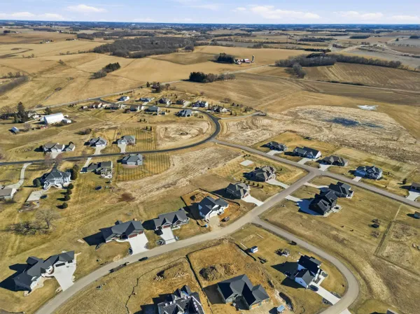 $989,000 | 1636 Fissure, Columbus, WI 53925