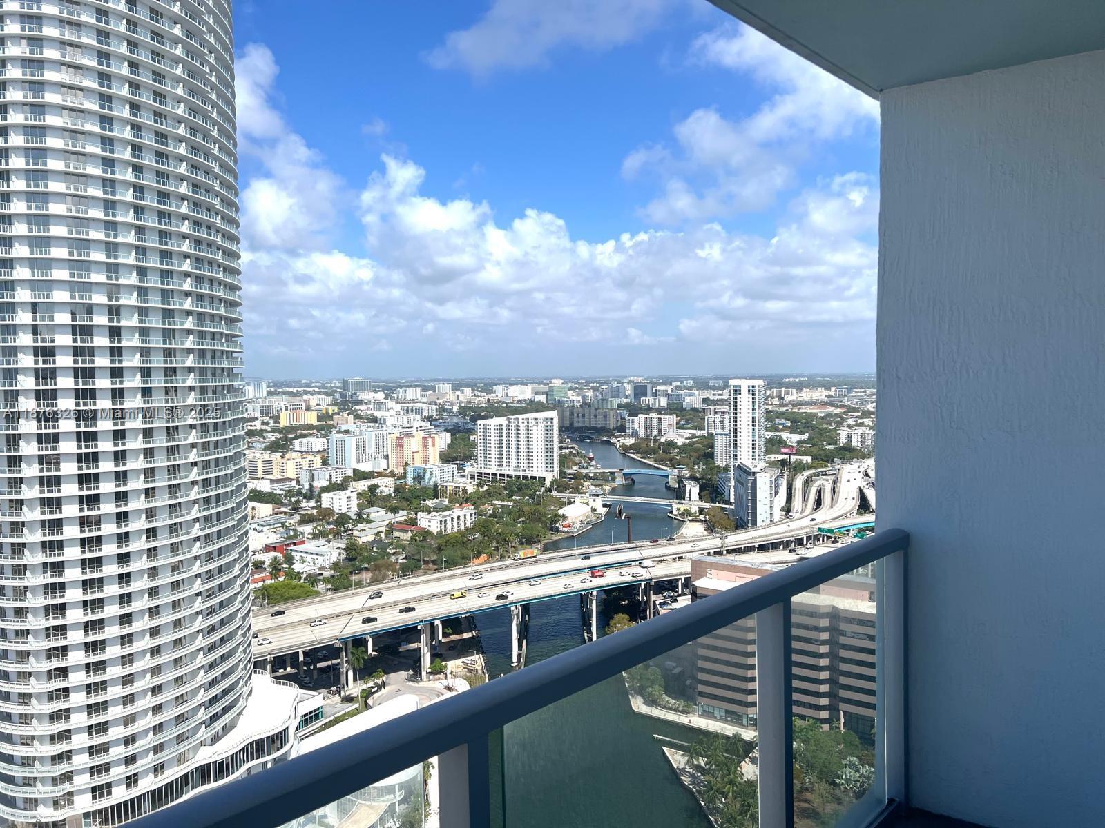 185 Southwest 7th Street, Unit 3502 Miami, FL 33130 - Photo 25 of 28