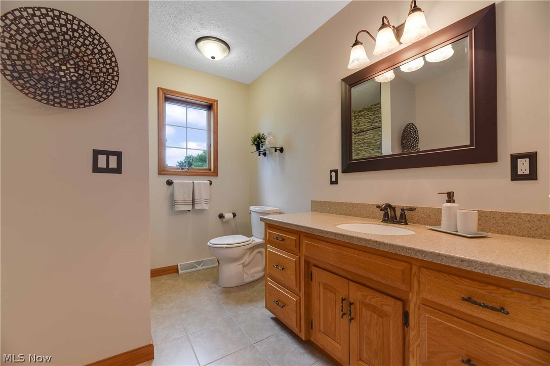 2915 Hamlin Road Medina, OH 44256 - Photo 31 of 35