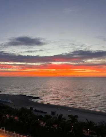 $2,300 | 2899 Collins Avenue, Unit 1620, Miami Beach, FL 33140