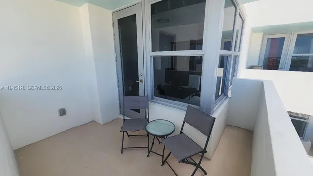 $2,300 | 2899 Collins Avenue, Unit 1620, Miami Beach, FL 33140