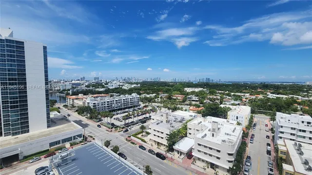 $2,300 | 2899 Collins Avenue, Unit 1620, Miami Beach, FL 33140