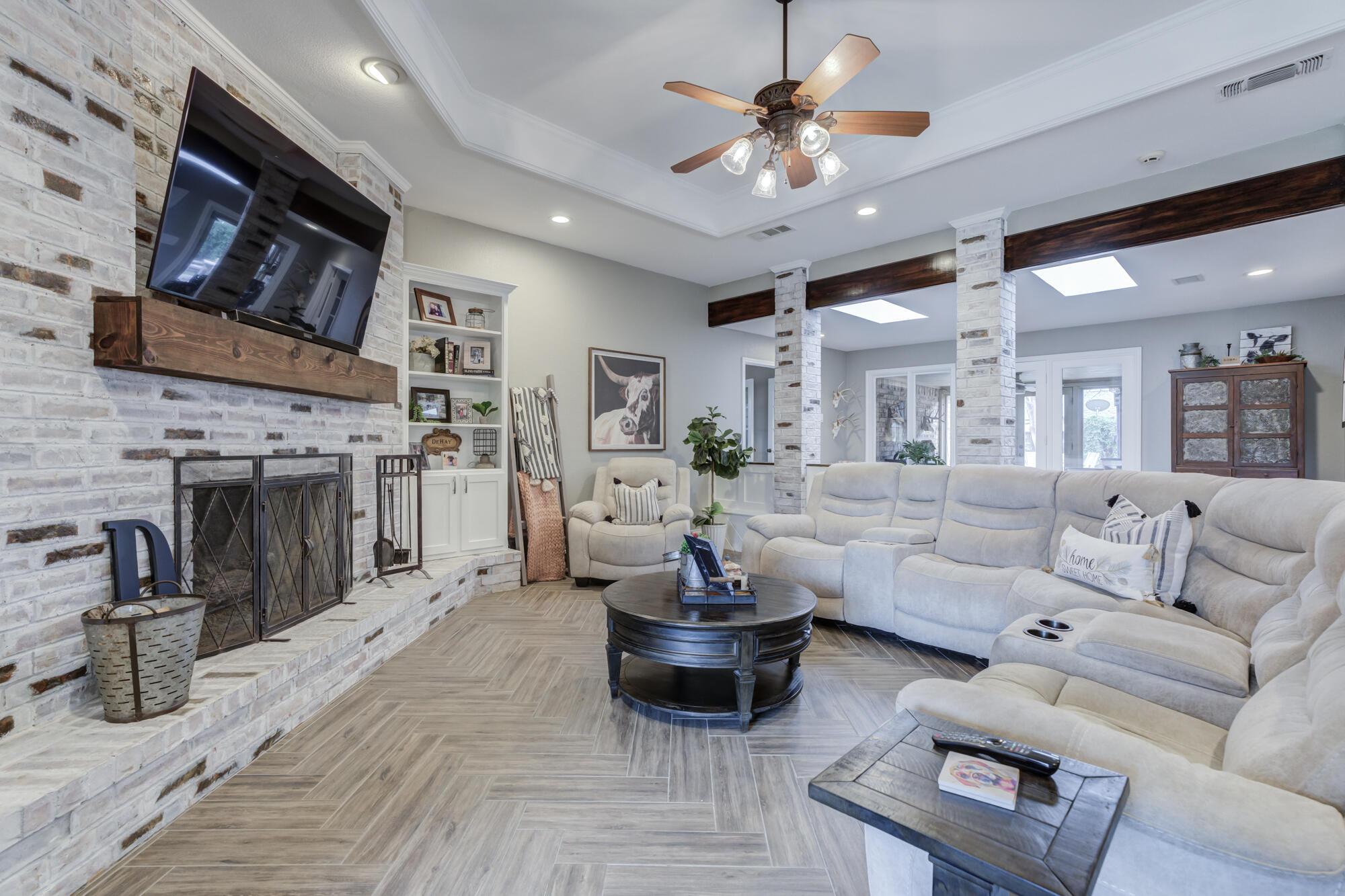3515 97th Street Lubbock, TX 79423 - Photo 14 of 62 3515-97th-St_Lubbock-TX_11_Living-Room