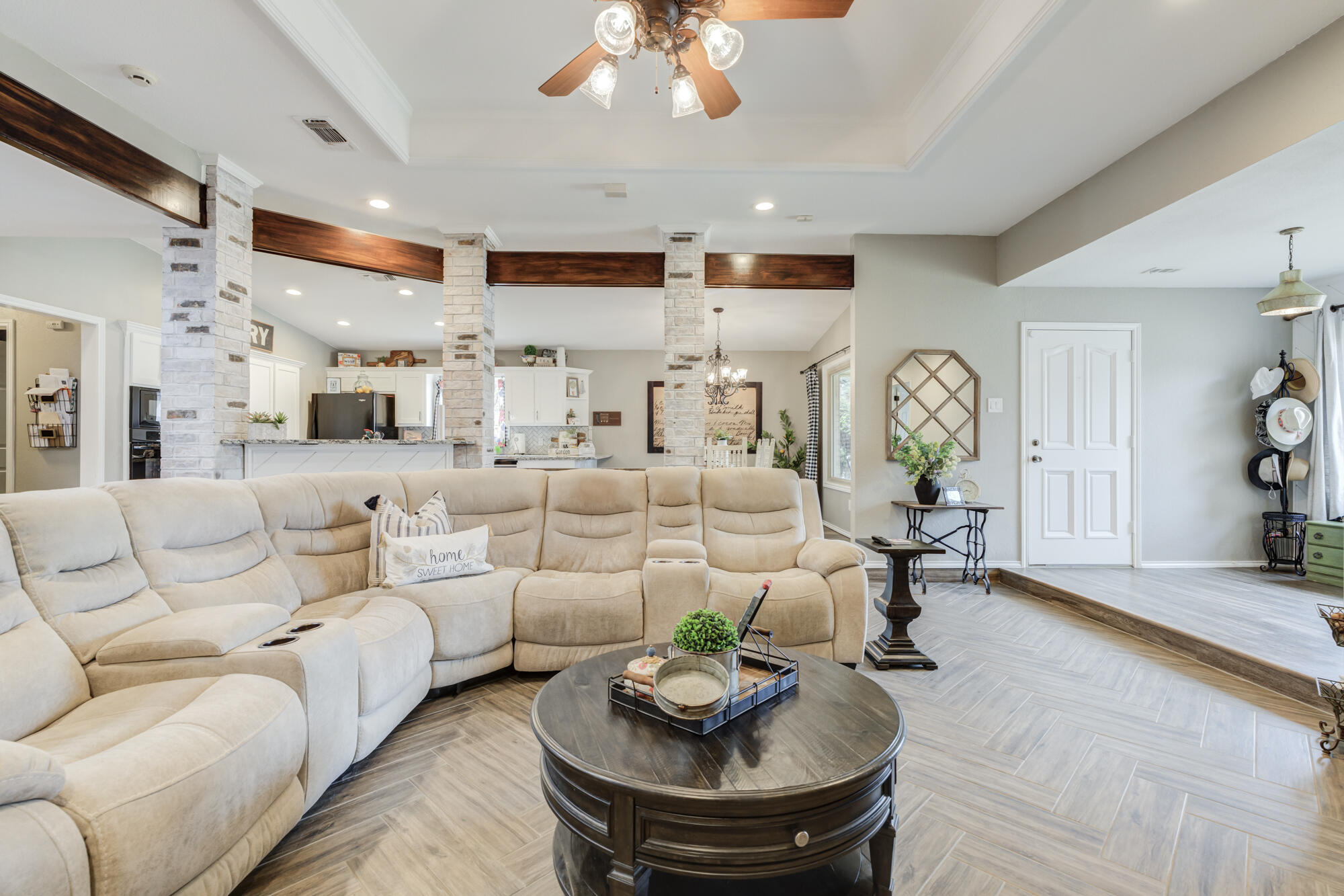 3515 97th Street Lubbock, TX 79423 - Photo 16 of 62 3515-97th-St_Lubbock-TX_14_Living-Room