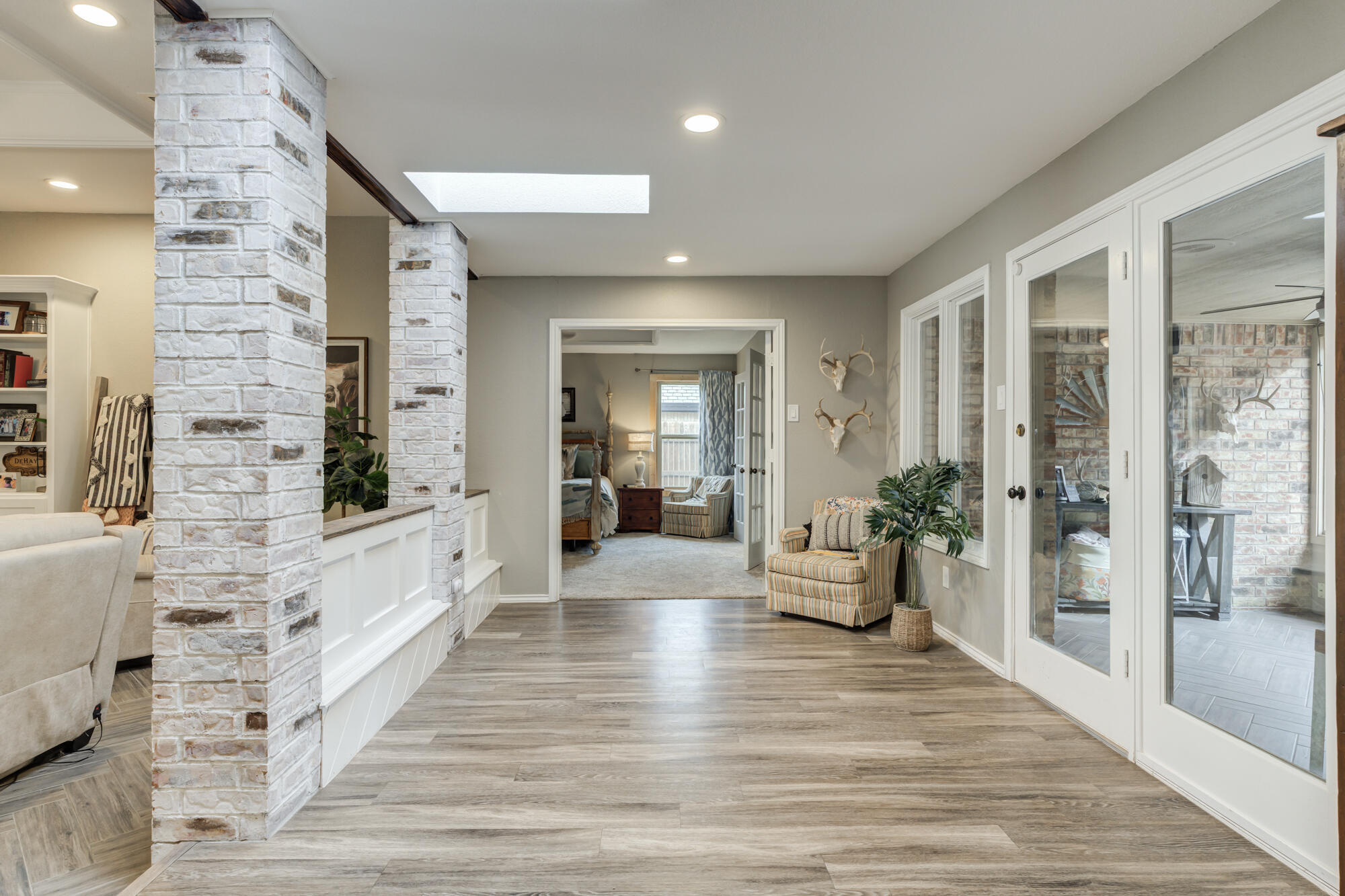 3515 97th Street Lubbock, TX 79423 - Photo 28 of 62 3515-97th-St_Lubbock-TX_30_Hallway
