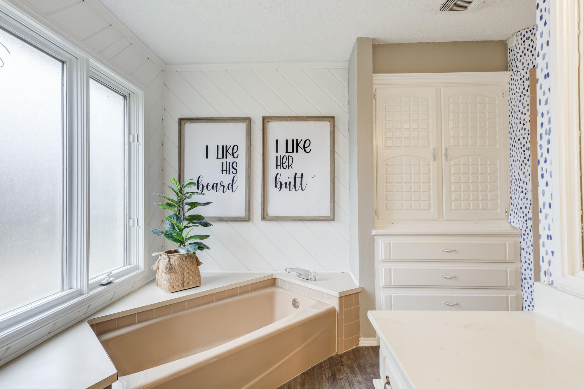 3515 97th Street Lubbock, TX 79423 - Photo 34 of 62 3515-97th-St_Lubbock-TX_37_Primary-Bathr