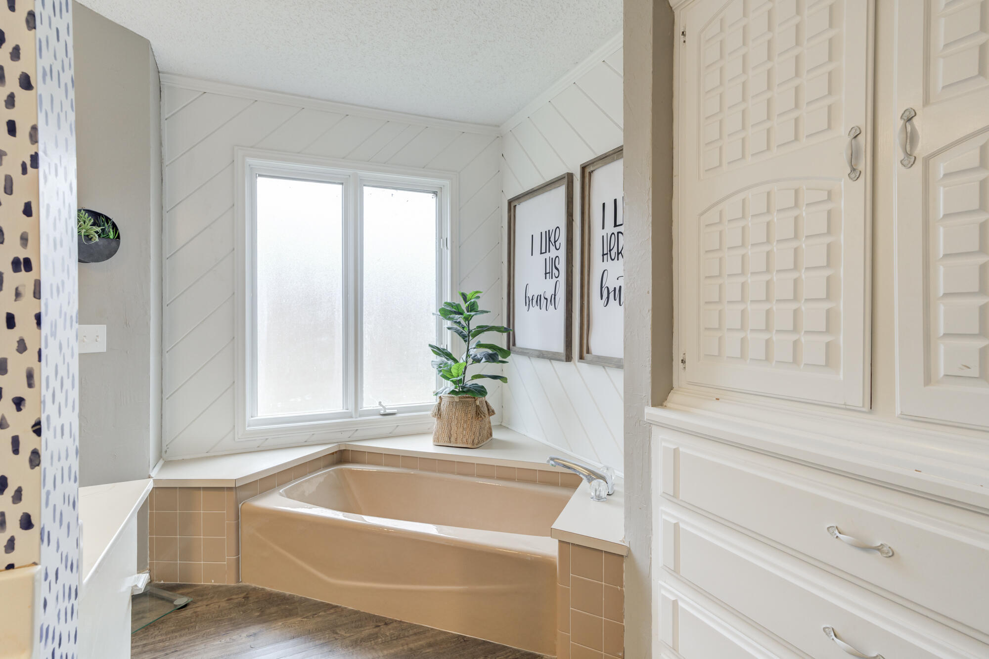 3515 97th Street Lubbock, TX 79423 - Photo 37 of 62 3515-97th-St_Lubbock-TX_40_Primary-Bathr