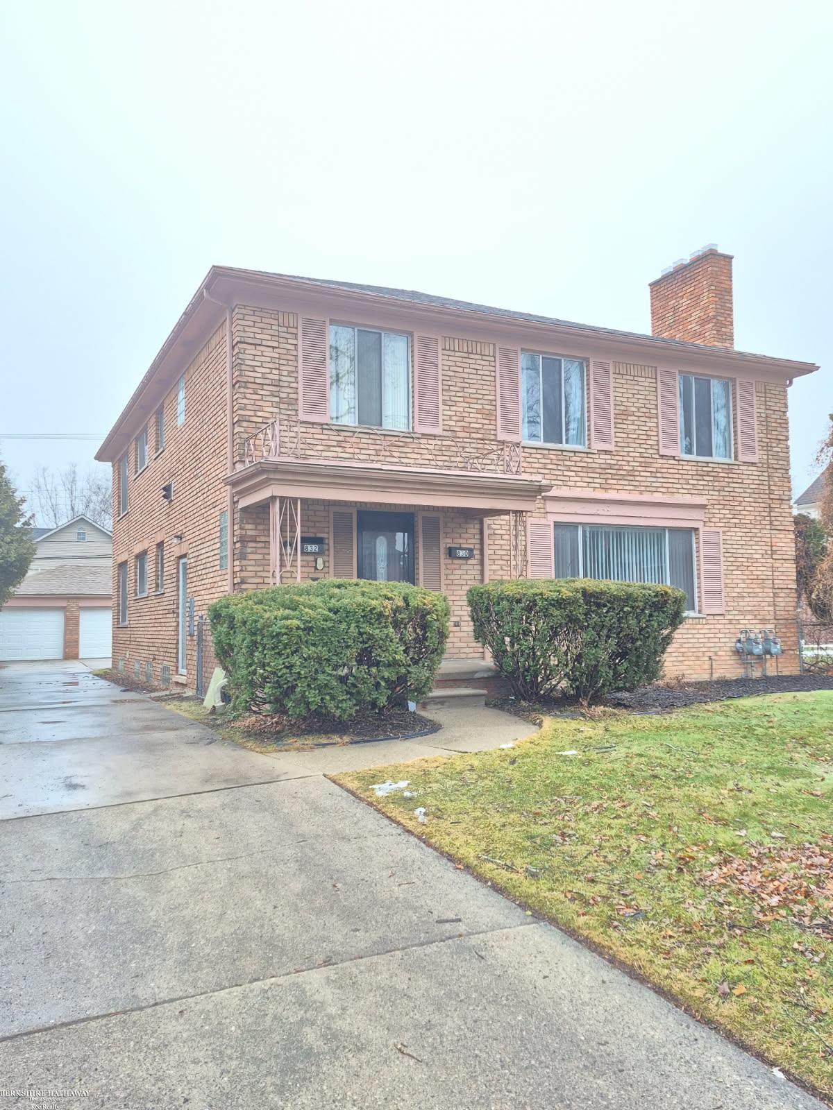 832 Harcourt Road Grosse Pointe Park, MI 48230 - Photo 1 of 16