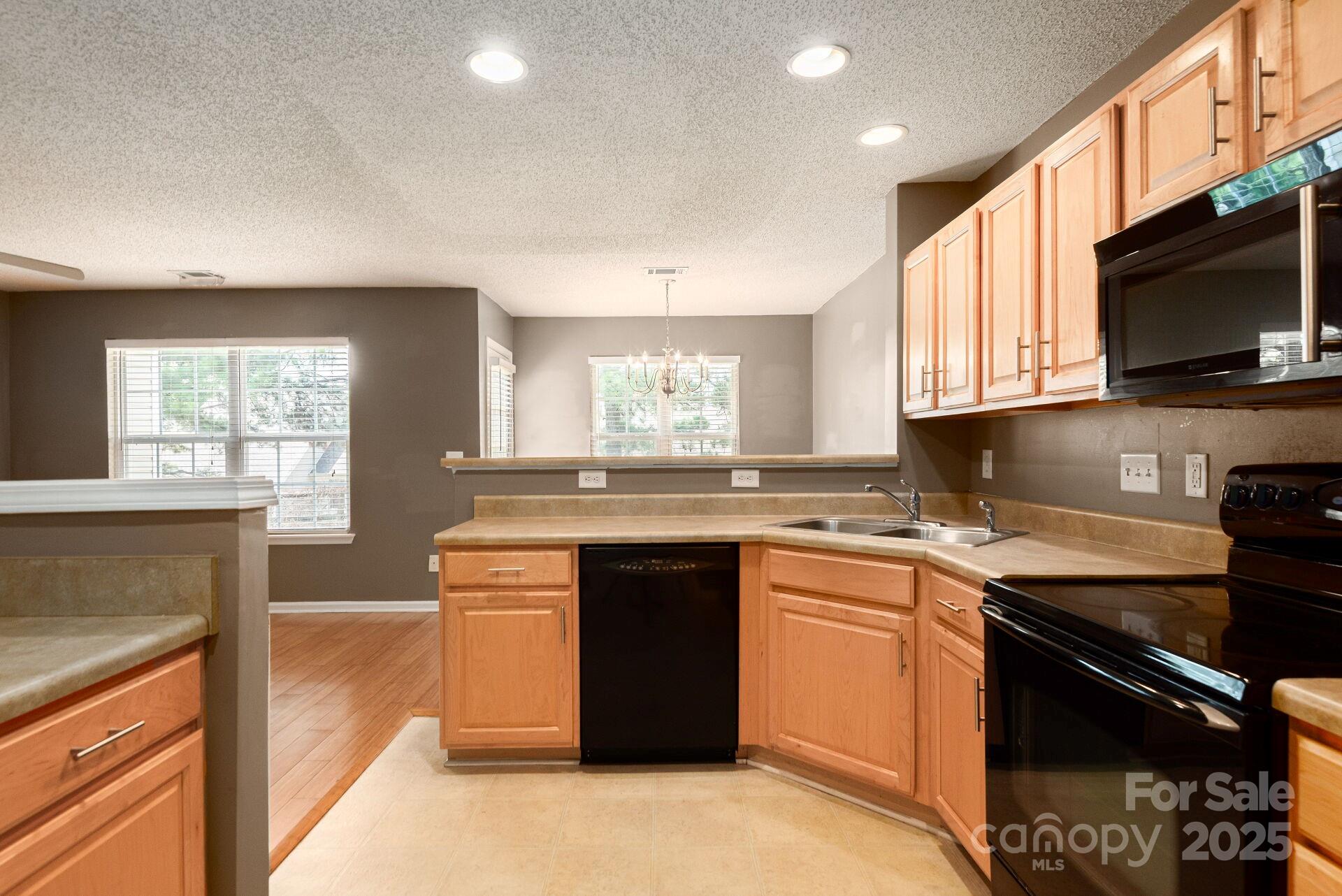 10613 Prairie Ridge Lane Charlotte, NC 28213 - Photo 7 of 24 Gallery Image 7