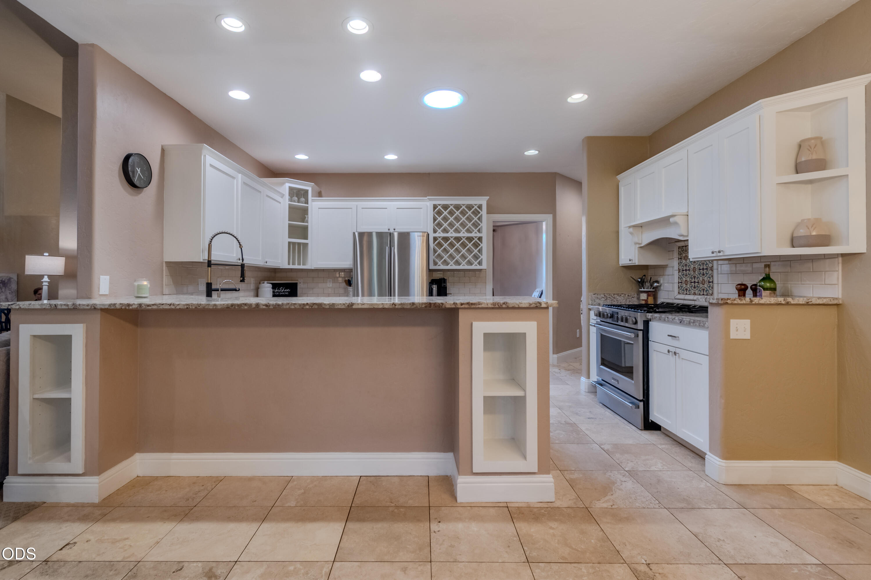2401 Fox Run Medford, OR 97504 - Photo 12 of 57