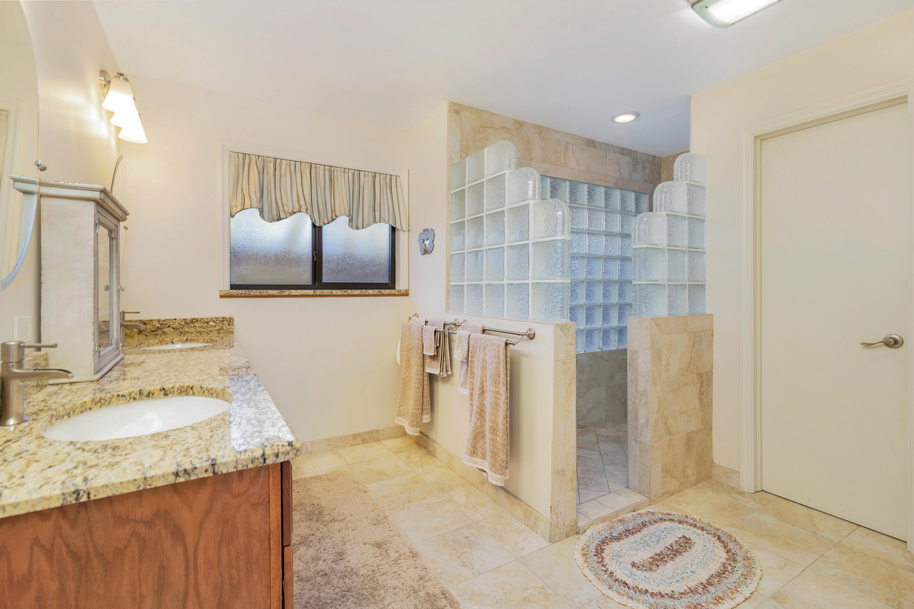 29 Cambria Road West Palm Beach Gardens, FL 33418 - Photo 19 of 35 Master Bathroom