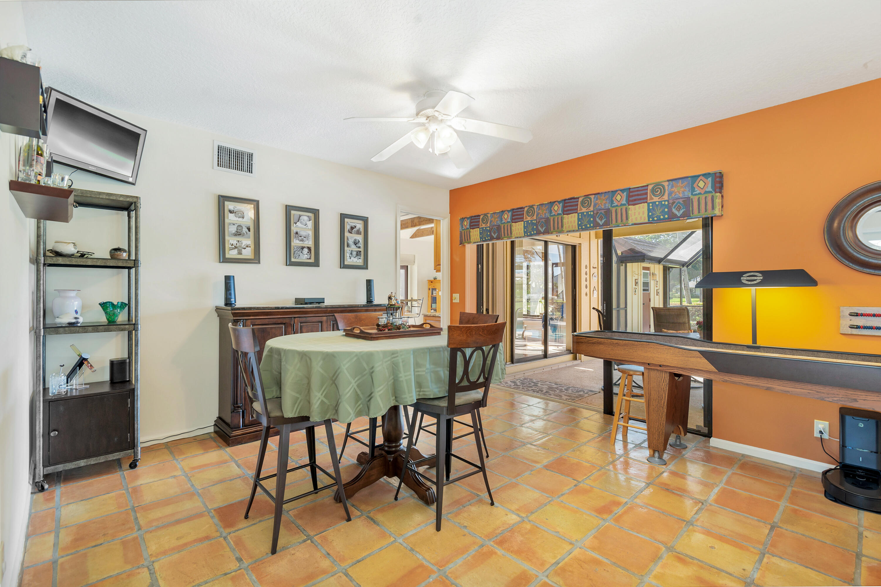29 Cambria Road West Palm Beach Gardens, FL 33418 - Photo 9 of 35 Dining Area in Living Room