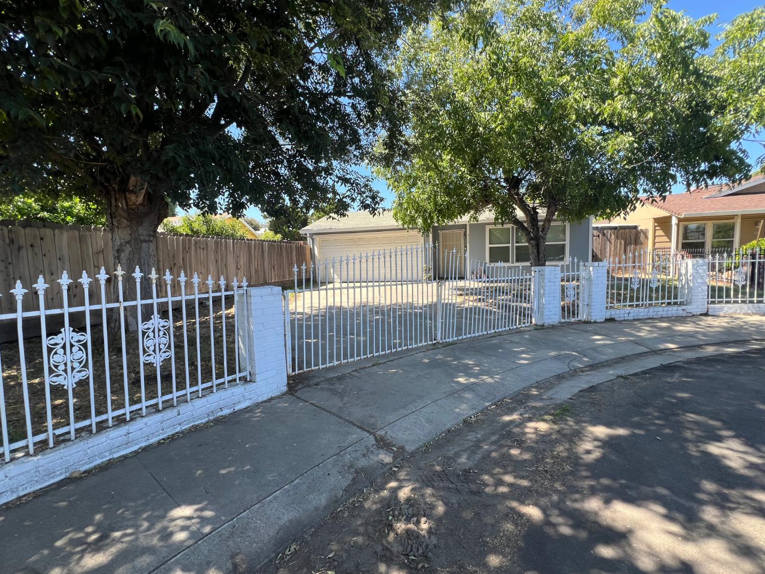 513 Algen Court Modesto, CA 95358 - Photo 1 of 9