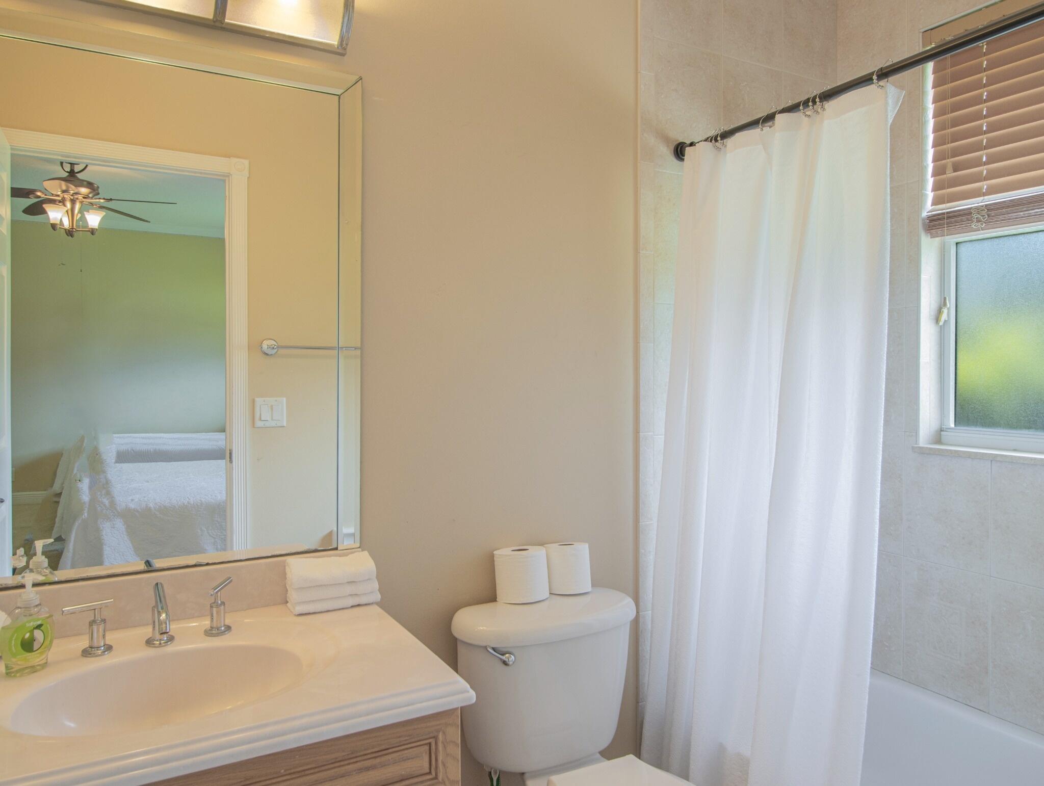 2880 B Road Loxahatchee, FL 33470 - Photo 12 of 30 Bathroom 2(1)